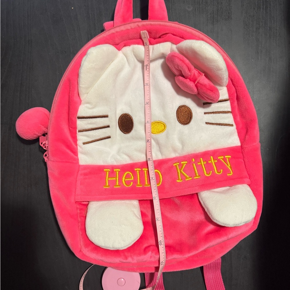 Hello Kitty Pink Backpack - Picture 2 of 4